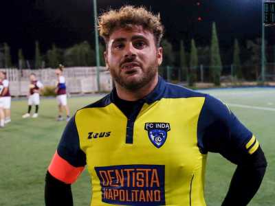 Un giocatore dell�Fc Inda, che richiama la storpiatura di �Inter� pronunciata dal presidente cinese dei Nerazzurri Zhang